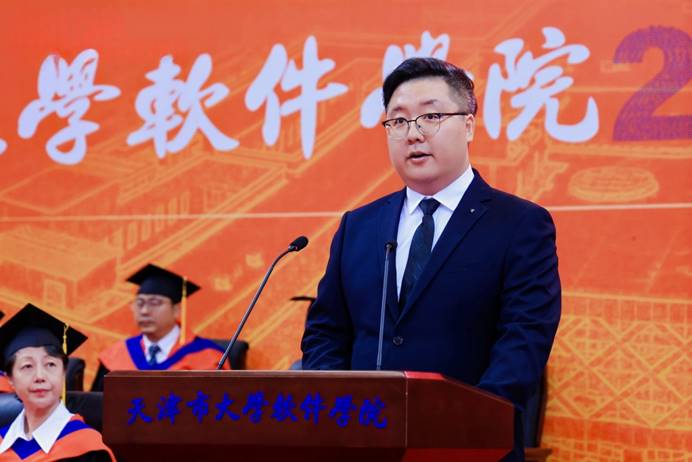 校友代表-李明奇